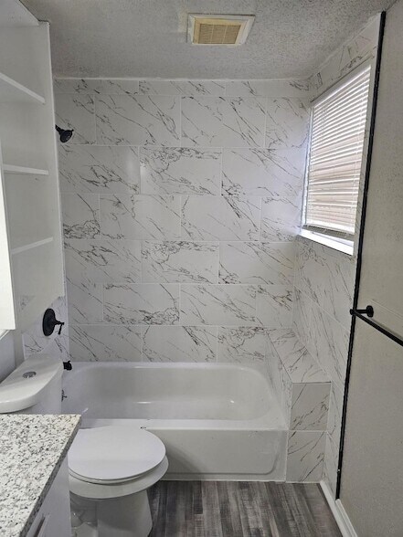 Foto del edificio - 8010 Miley St