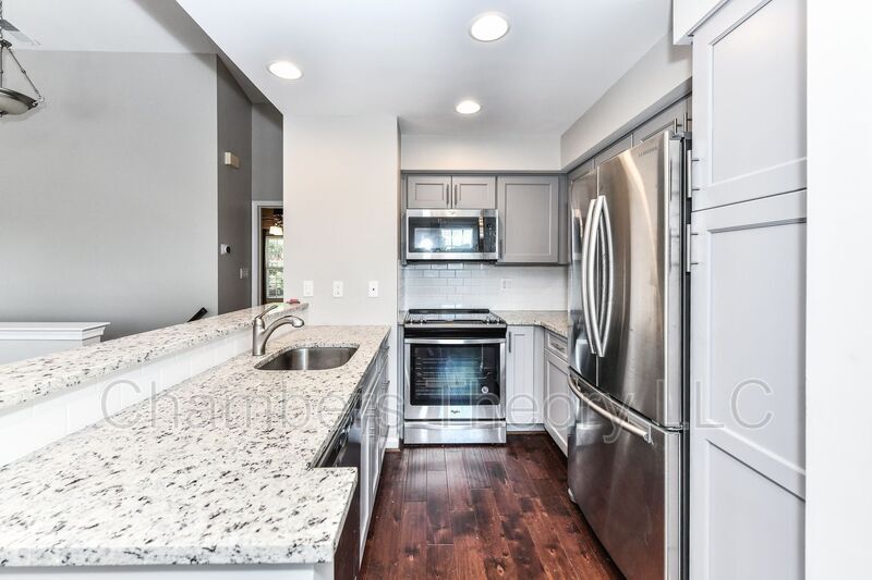 Foto principal - 2801 S Woodrow St