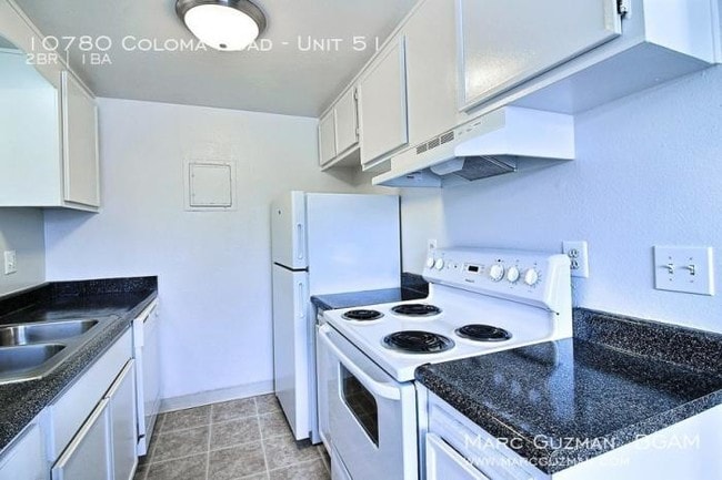 Building Photo - 2 bedroom in Rancho Cordova CA 95670