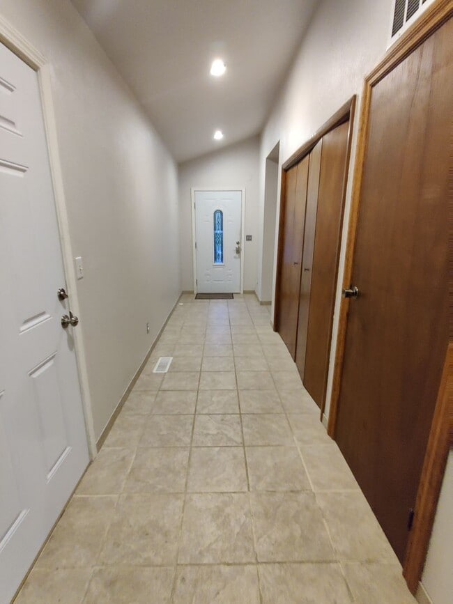 Building Photo - Your Next Home in the Heart of Richland — ...