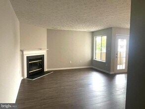 Building Photo - 2137 Wainwright Ct
