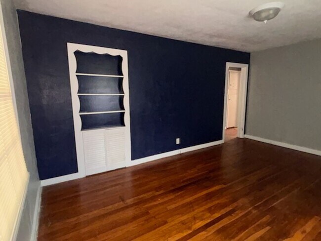 Foto del edificio - 3258 Meadow Ln