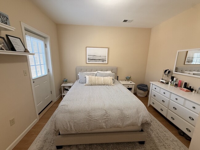 Foto del edificio - 506 E 8th St