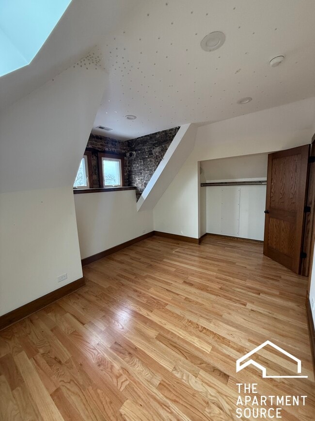 Building Photo - 1854 W 21st Pl