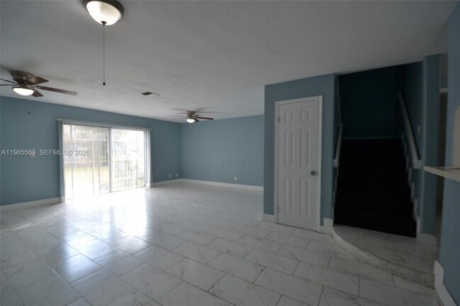 Foto del edificio - 5040 SW 13th St