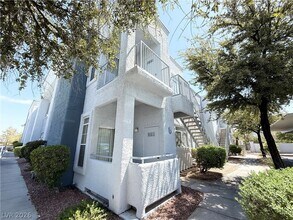 Building Photo - 2201 Ramsgate Dr