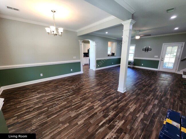 Building Photo - 2066 Ridgeway Rd