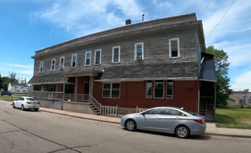 Building Photo - 205 N Maple St