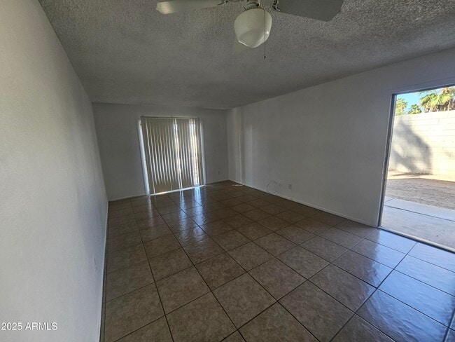 Building Photo - 2801 E Monte Cristo Ave