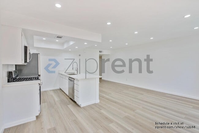 Building Photo - 2700 Cahuenga Blvd E
