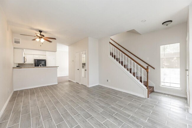 Building Photo - 2626 Holly Hall St