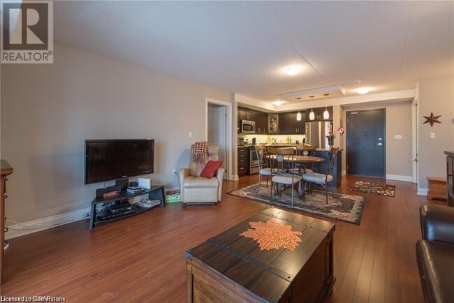 Building Photo - 776 Laurelwood Dr