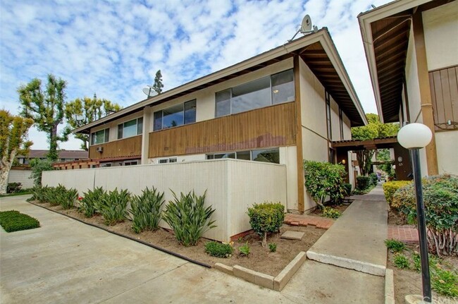 Building Photo - 15500 Tustin Village Way