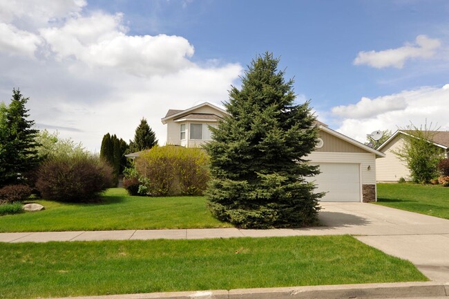 Building Photo - Broadmoore Community, 4 bed 2.5 bath
