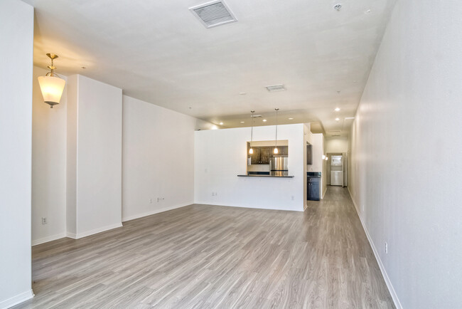 Building Photo - 819 D Ave
