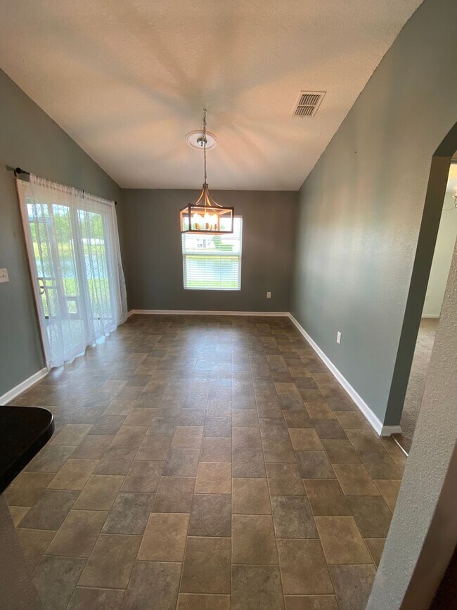 Foto del edificio - Gorgeous home located in desirable Two Cre...