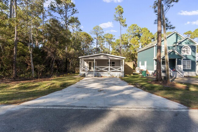 Foto del edificio - 1129 E Point Washington Rd