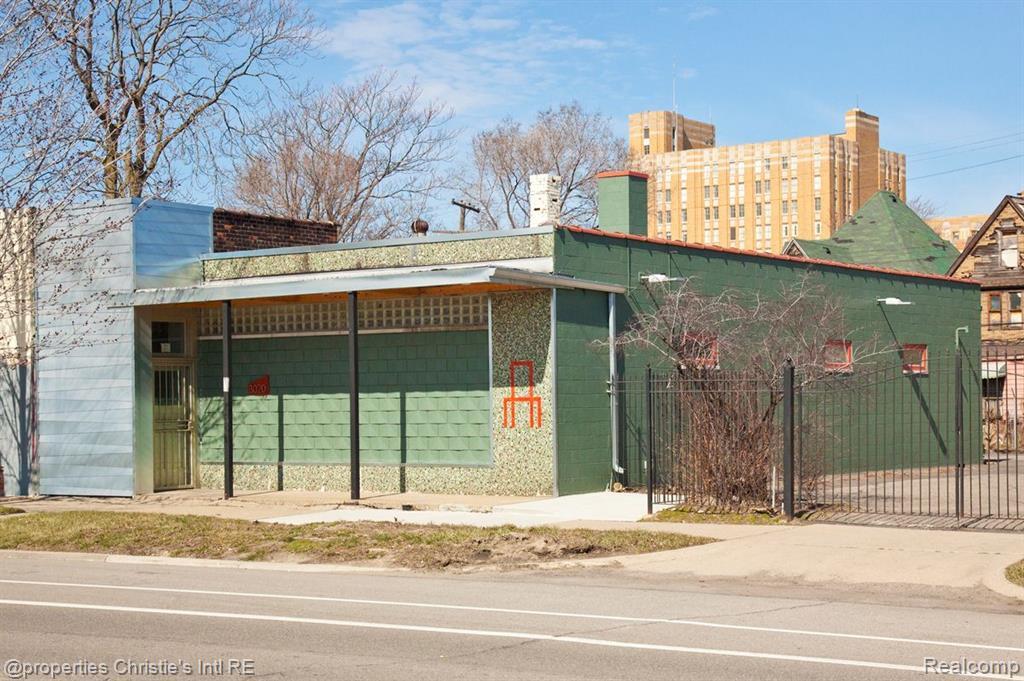 Primary Photo - 3020 E Grand Blvd
