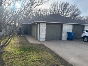 Building Photo - 2806 James Rd