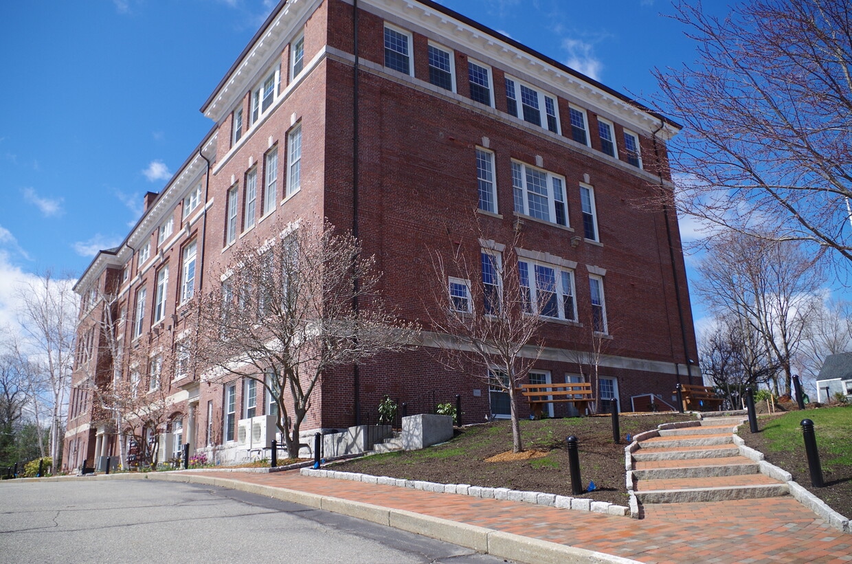 Photo - 52 Sanborn St (Reading, MA)