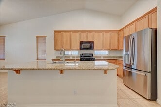 Building Photo - 5921 Altissimo St