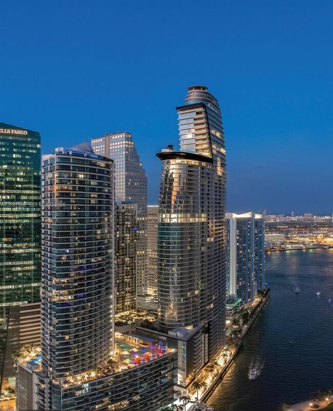 Foto del edificio - 77 SE 5th St