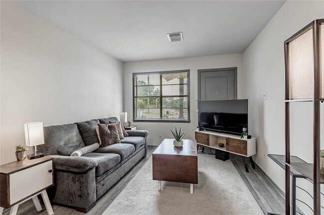 Foto del edificio - 2515 Montgomery Rd