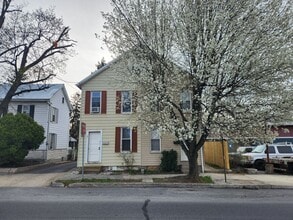 Building Photo - 636-638 S Main St