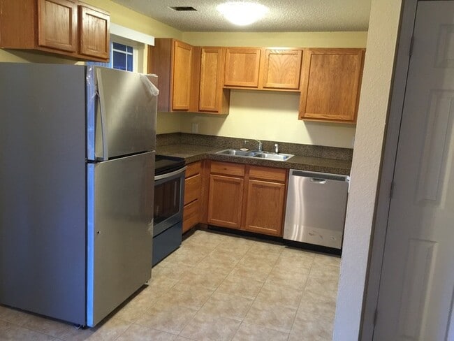 Photo - Completely remodeled 3 bedroom unit!! Pets... House