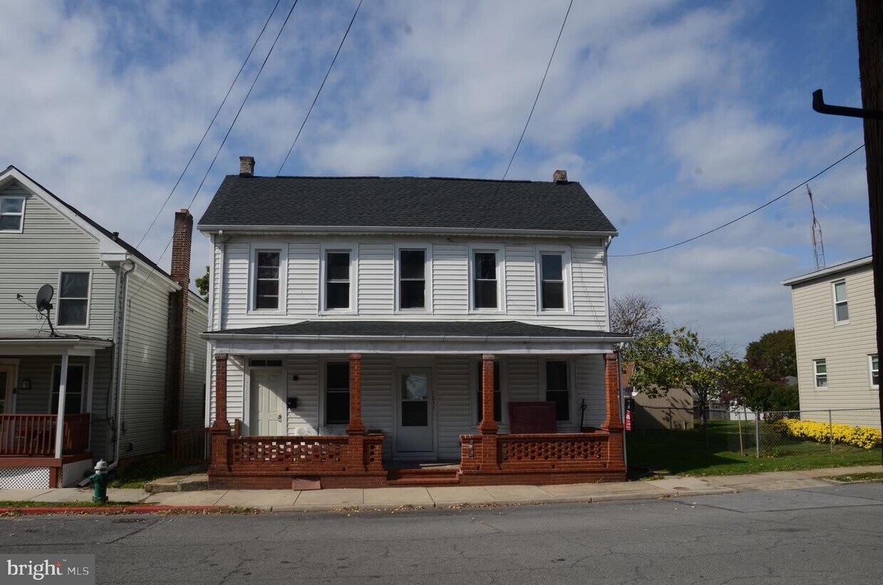 1037 Spruce St, Hagerstown, MD 21740 House Rental in Hagerstown, MD