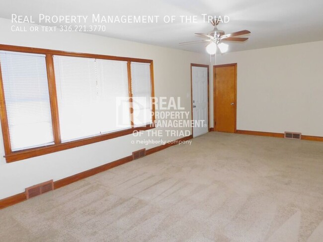 Foto del edificio - 1516 Baker Rd