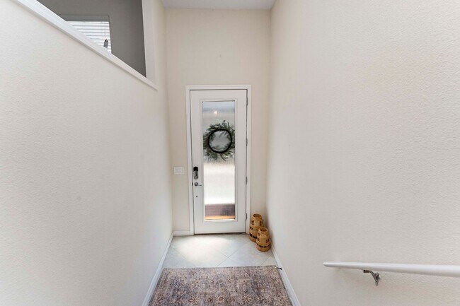 Foto del edificio - 4 bedroom/ 3.5 bathroom condo in the heart...