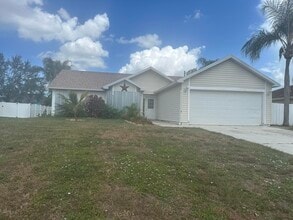 Building Photo - 379 SW Jeanne Ave