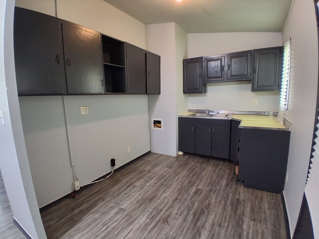 Building Photo - 1206 James Pl