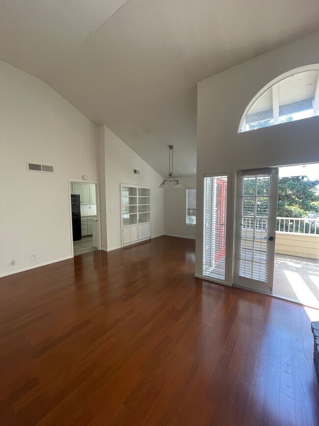 Foto del edificio - 2 Bed / 2 Bath in Clairemont