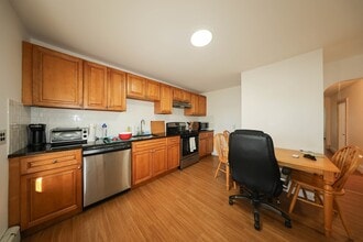 Building Photo - 17 Princeton St