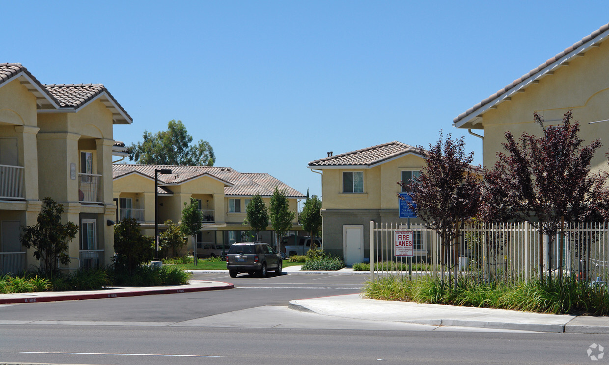 Building Photo - Villa Rose Apartments