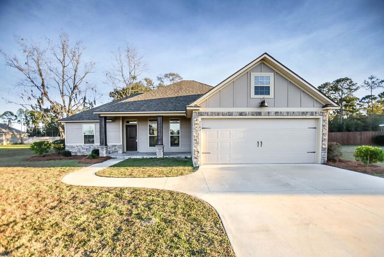 Primary Photo - Luxurious 3BD/2BA Home with Premium Featur...