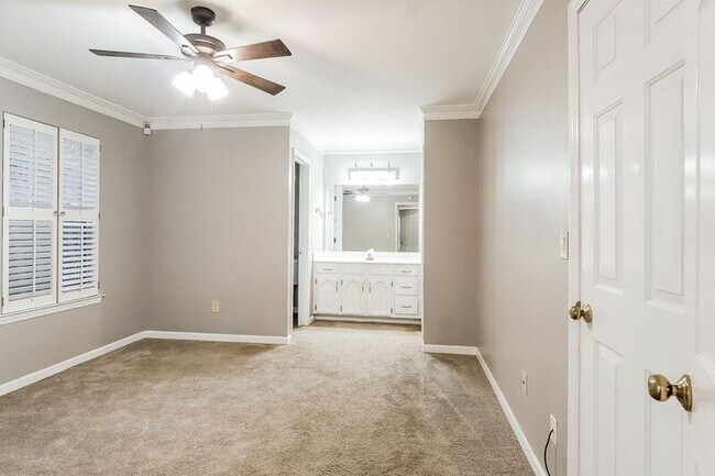 Foto del edificio - 2800 St Patrick Pl N