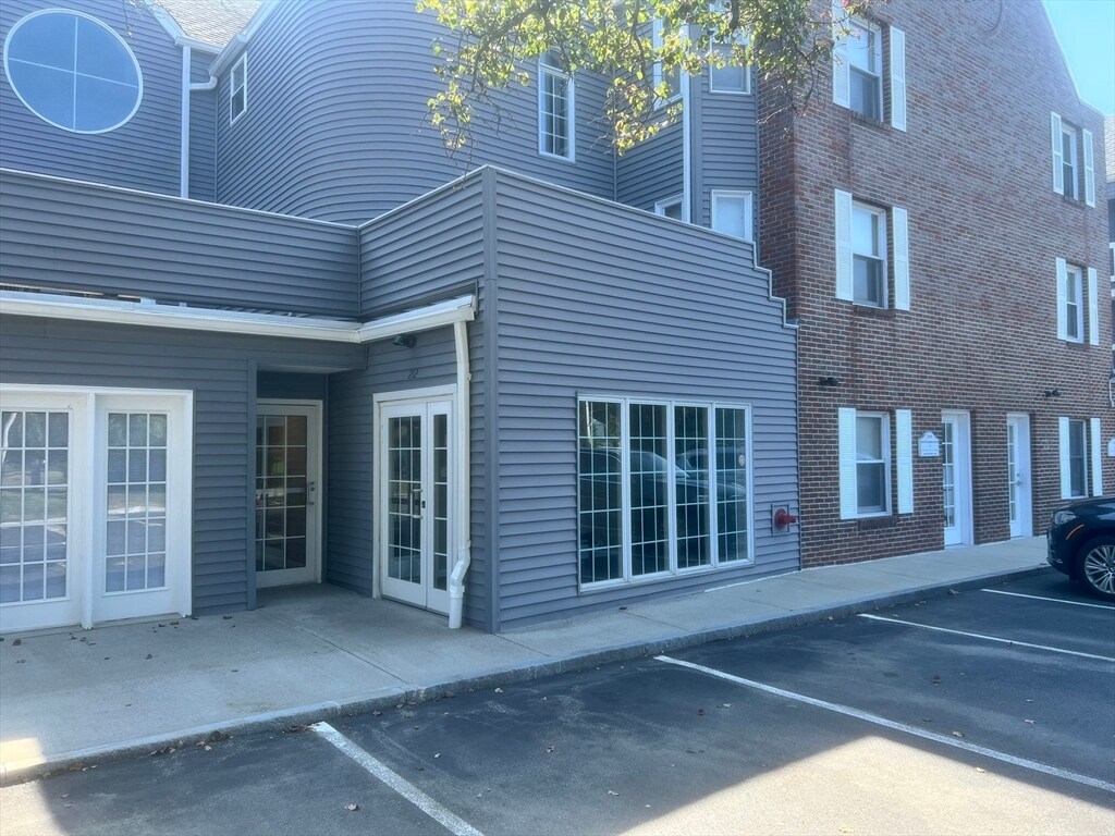 Primary Photo - 212 Humphrey St