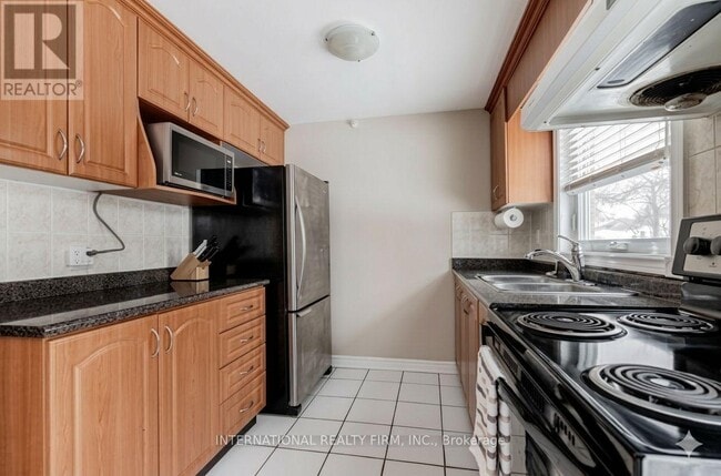 Building Photo - 63 Burkwood Crescent