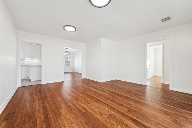 Foto del edificio - 10121 Oboe Dr