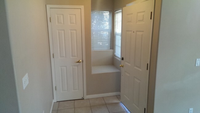 Building Photo - 3828 S Canyon River Way