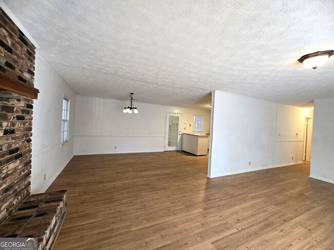 Building Photo - 2015 Gibralter Way