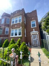 Building Photo - 1542 N Kolin Ave