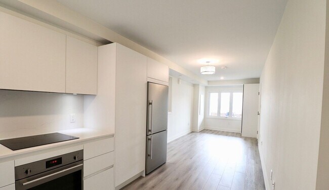 Photo du bâtiment - Functionality At It's Finest! (2 Bed, 2 Bath)