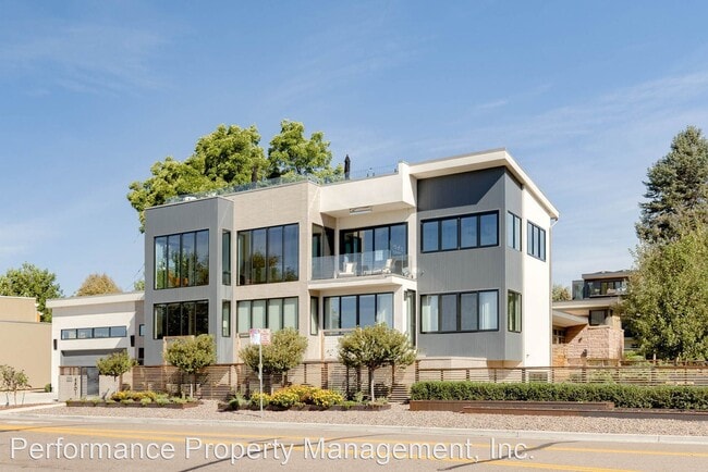 Foto del edificio - 3 br, 2.5 bath House - 4801 W. Byron Pl.