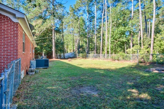 Building Photo - 3 br, 1 bath House - 6833 Formosa Dr.