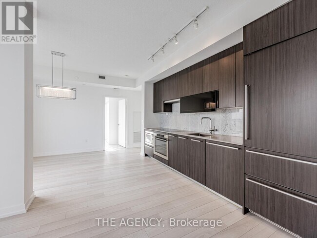 Building Photo - 117 McMahon Dr