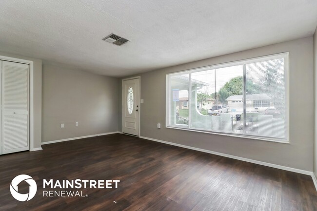 Building Photo - 7500 San Salvadore Dr